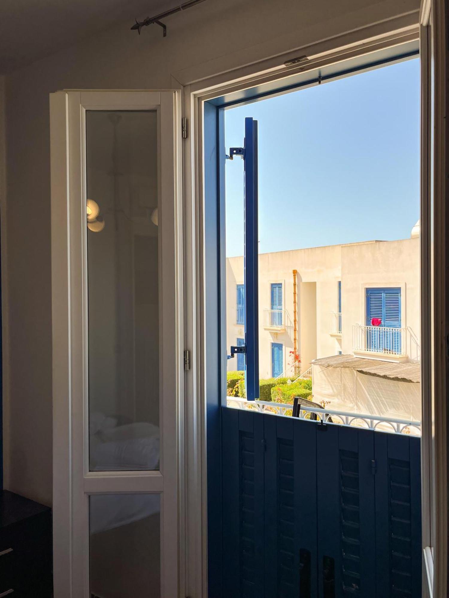 Orsola Apartments Favignana Phòng bức ảnh